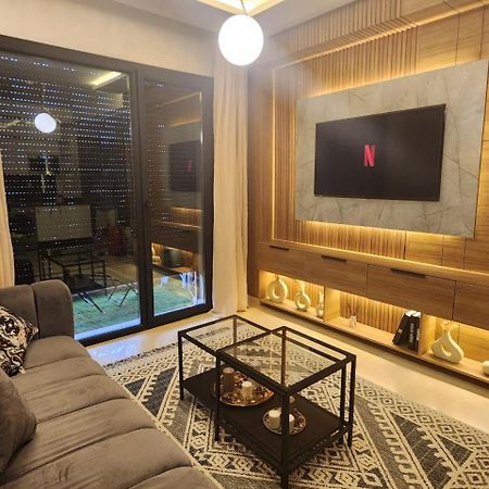 Firstwood Chic Apartment Hivernage Marrakesh Bagian luar foto