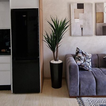Firstwood Chic Apartment Hivernage Marrakesh Bagian luar foto